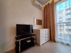 Luxury 2BR Apartment in Cascadas Oasis
