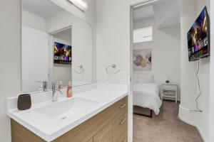 Dwntn~Walk to Progressive~Gym~Dogs OK~Sleeps 4