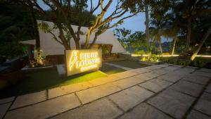 Birds Lounge - Balapitiya