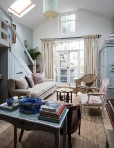 Entire Self - Contained Studio near Central London