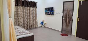 Sri Krishna Kunj - Entire 2BHK with Balcony