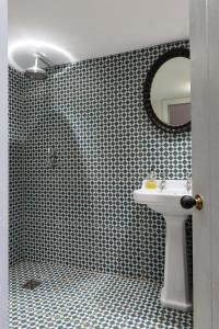 Entire Self - Contained Studio near Central London