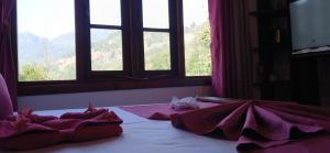 Shello Lodge
