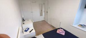 Cosy Small Double Room in Quiet Shared House