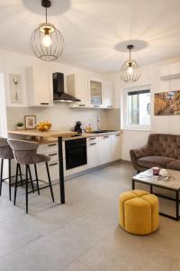 Apartment Nensi with Free Parking