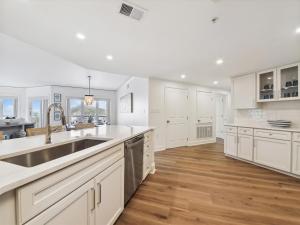 3409 Windsor Court South