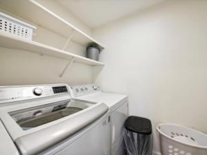 3409 Windsor Court South