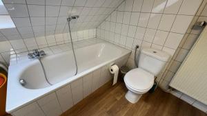 Wohlfühl Apartement mit schönem Balkon, Aussicht und Küche, Wehme