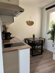 28 LOUISE - Beachfront apartment with beach and tennis access