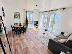 Le Petit S - Disneyland - Parking gratuit