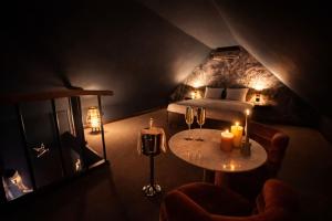 Wellness Tuin - ultieme partner beleving - Amazone wellness lodge met indoor privé sauna, privé stoom cabine, privé jacuzzi - Gratis fles prosecco & leuke partner connect box !