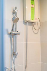 Spacious 1BR in Old town with Workspace Pool Gym Wi-Fi