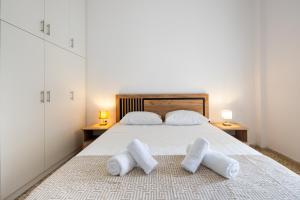Artemis Coast Stays I