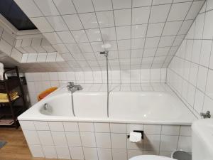 Wohlfühl Apartement mit schönem Balkon, Aussicht und Küche, Wehme