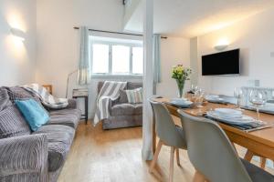 3 Bed in Marhamchurch oc-d34751