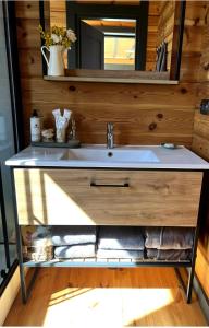 Paul Lake Escape Residence