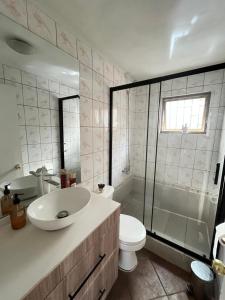 Acogedora Casa con quincho y piscina privada