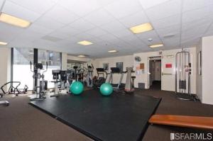 Nob Hill Square Sanctuary, pool, gym, doorman - STUDIO SUITE