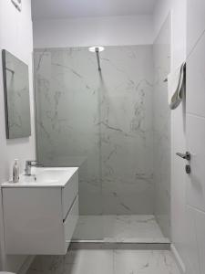 Sandy studio Exigent Plaza