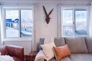Rare Village 5BR - Ski INOUT, Fireplace! Views! 8 Beds! WD! Boot Dryer!