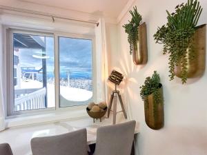 Rare Village 5BR - Ski INOUT, Fireplace! Views! 8 Beds! WD! Boot Dryer!