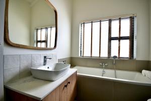 Stylish Family Friendly Townhouse with BBQ Patio