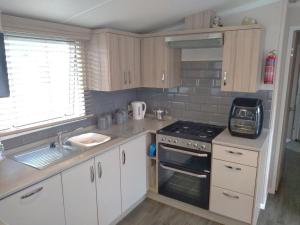 10 Sandringham Chase , Patrington Haven