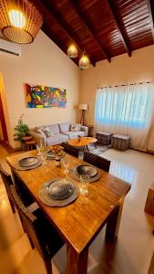 Linda casa em Juquehy a 150 metros da praia!! Casa em condomínio!