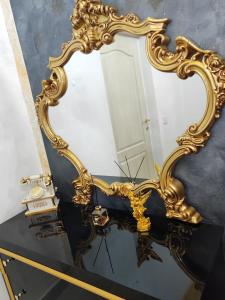 Baroque Palace Black Diamond