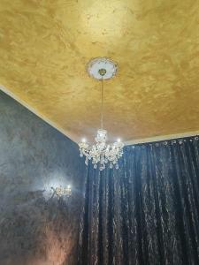 Baroque Palace Black Diamond