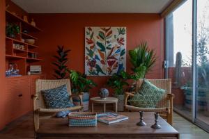 Charming 2BR in bright top floor in La Condesa.