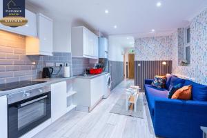6BR 6 En-Suites Sleeps 16 Heathrow 30min