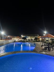 Casa de playa con piscina y salida al mar