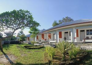 Indah Lodge Cottages & Restaurant
