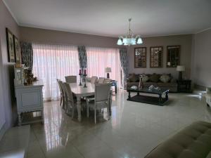 House in an exclusive condominium, ideal for rest