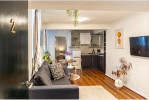Large Surry Hills Home Sleeps 4 Parking