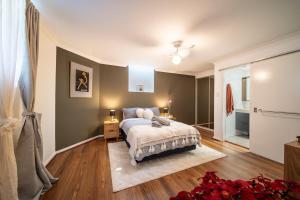Large Surry Hills Home Sleeps 4 Parking
