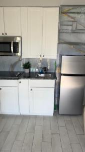 Cozy private Suite with full kitchen