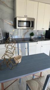 Cozy private Suite with full kitchen