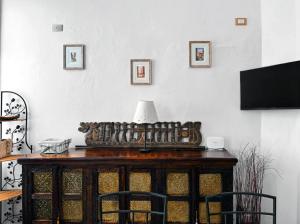 Flat steps from San Siro Church & Ariston Theatre