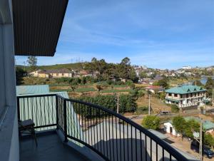 The Lakeside Stay