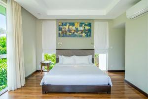 Resort Pool Villa Beach Access at Premier Village