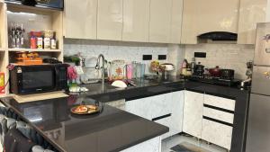 Charming hill retreat with balcony 3BHK