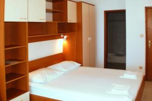 Villa in Nemira with Sea Views and Hiking