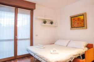 Bilocale con terrazza privata - Metro M1 to City Center