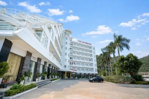 Hung Long Heritage Cat Ba Hotel