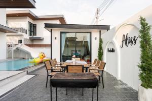 ALISS LUXURY POOLVILLA JOMTIEN Walking Street 5 Bedroom