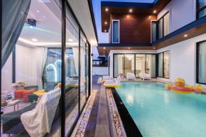 ALISS LUXURY POOLVILLA JOMTIEN Walking Street 5 Bedroom