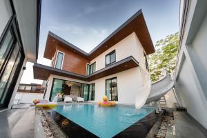 ALISS LUXURY POOLVILLA JOMTIEN Walking Street 5 Bedroom