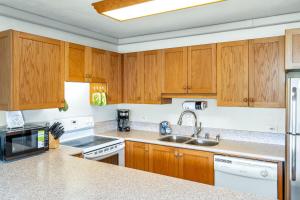 Kihei Alii Kai #A-305 Closest Building to Kamaole Beach #1, Full AC, Wifi